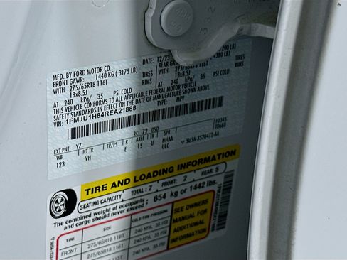 Used 2024 Ford Expedition XLT image 12