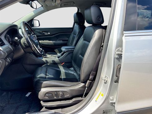 Used 2019 GMC Acadia SLT w/ LPO, Floor Liner Package FWD image 21