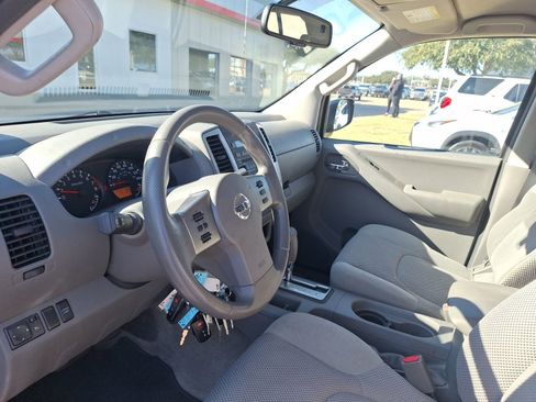 Used 2012 Nissan Frontier SV w/ SV Premium Utility Pkg image 15