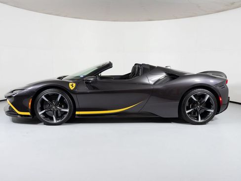 Used 2022 Ferrari SF90 Spider AWD/4WD image 26