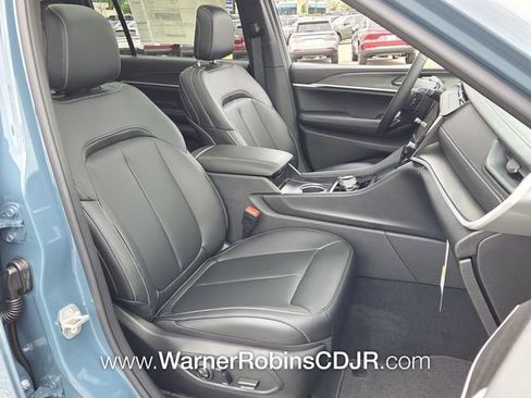 New 2026 Jeep Grand Cherokee L Limited RWD image 17