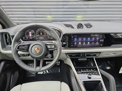 New 2026 Porsche Cayenne GTS image 8