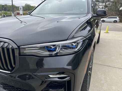 Certified 2022 BMW X7 M50i image 11