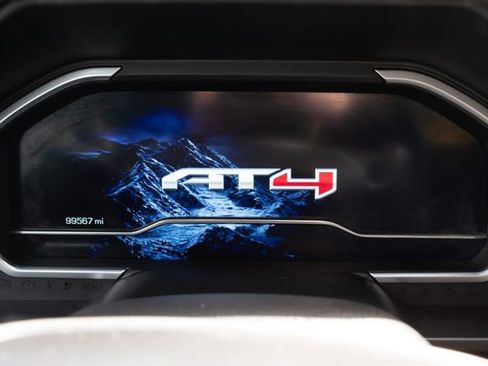 Used 2023 GMC Sierra 1500 AT4 image 8