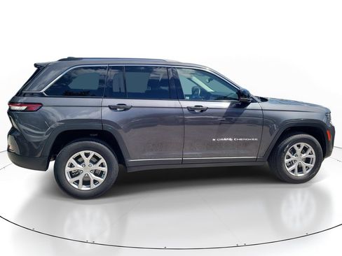 Used 2022 Jeep Grand Cherokee Limited RWD image 2