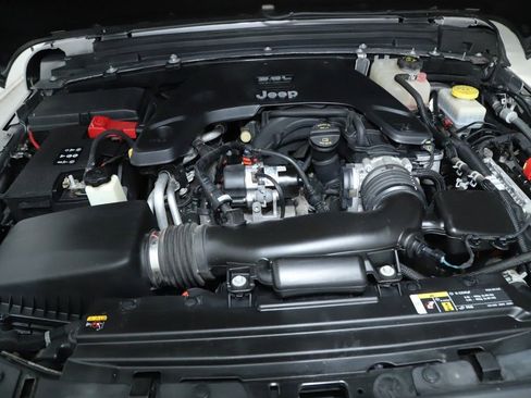 Used 2021 Jeep Wrangler Unlimited Sahara image 39