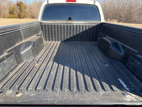 Used 2016 Toyota Tacoma SR5 image 6