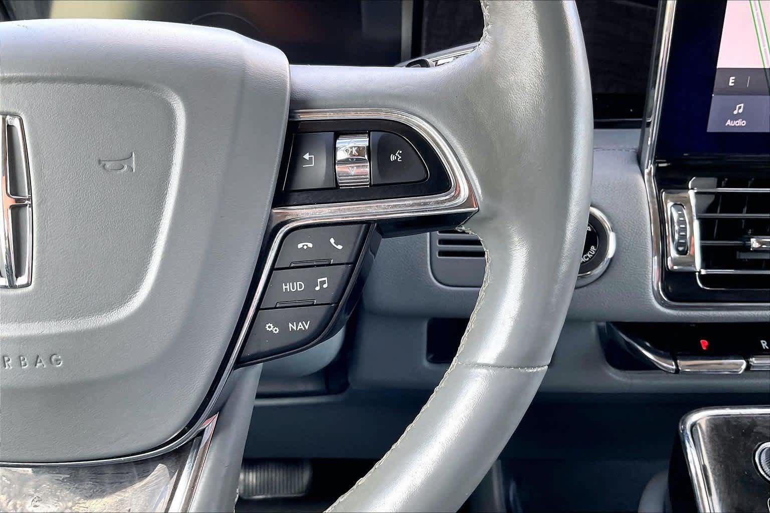 Used 2020 Lincoln Navigator L Reserve w/ Luxury Package AWD/4WD image 23