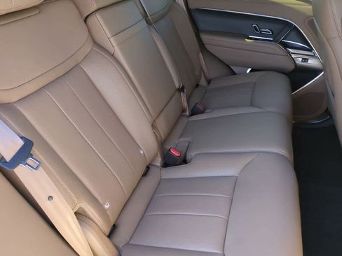 Used 2025 Land Rover Range Rover SE image 20
