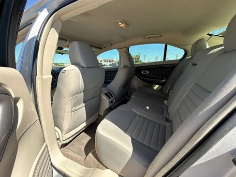 Used 2011 Ford Taurus SE FWD image 13