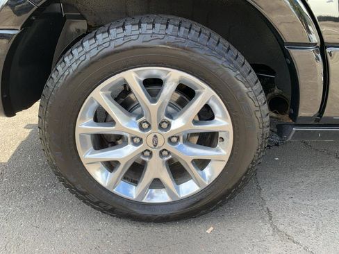 Used 2017 Ford Expedition Limited w/ Equipment Group 301A image 29