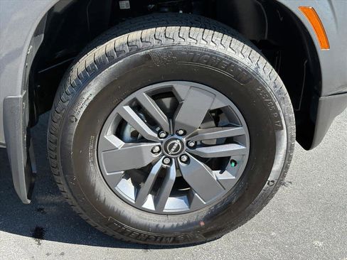 Used 2025 Nissan Frontier SV AWD/4WD image 32