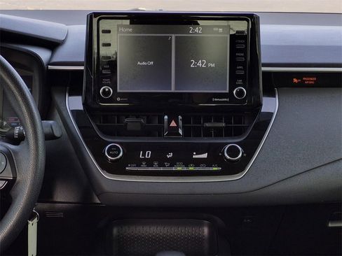 Used 2022 Toyota Corolla LE image 32