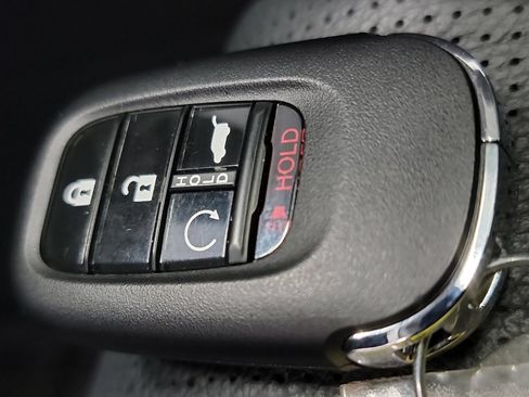 Used 2025 Honda Pilot Elite image 32