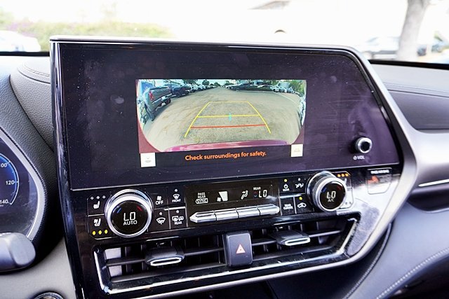 Used 2023 Toyota Highlander Limited FWD image 40