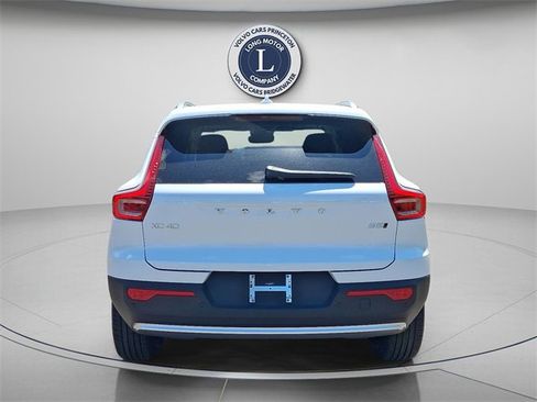 New 2025 Volvo XC40 B5 Core w/ Protection Package Premier image 6