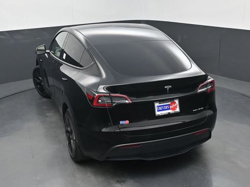 Used 2025 Tesla Model Y Long Range AWD/4WD image 30
