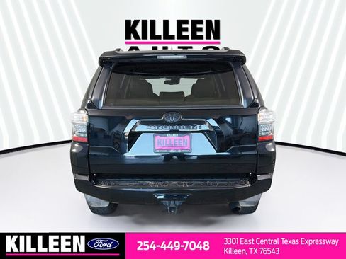 Used 2020 Toyota 4Runner SR5 Premium AWD/4WD image 8