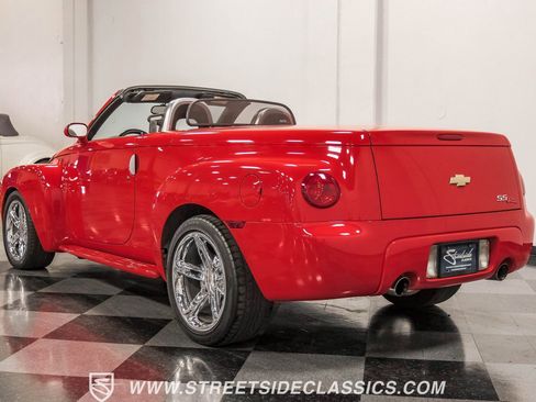 Used 2003 Chevrolet SSR w/ Preferred Equipment Group image 9