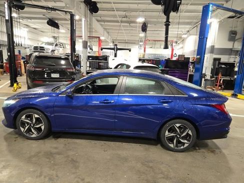Used 2021 Hyundai Elantra SEL w/ Convenience + Premium Package image 8