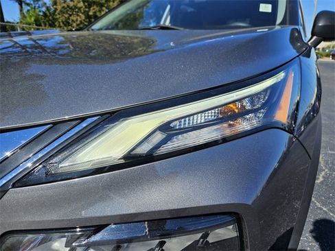 Used 2023 Nissan Rogue S image 7