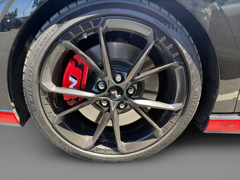 Certified 2024 Hyundai Elantra N FWD image 9
