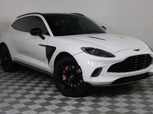 Used 2021 Aston Martin DBX image 9