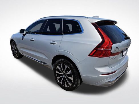Used 2023 Volvo XC60 B5 Plus AWD/4WD image 3