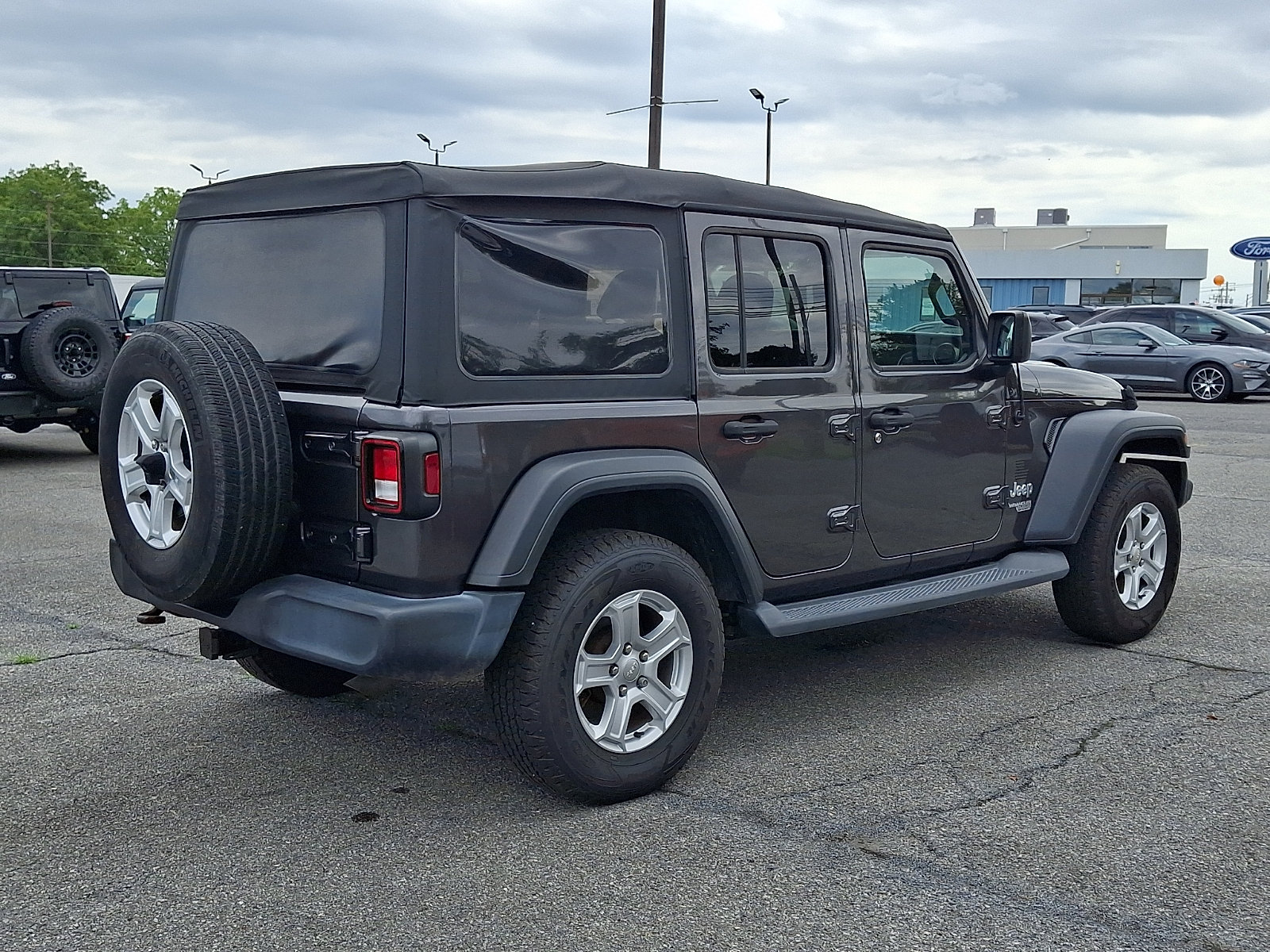 Used 2019 Jeep Wrangler Unlimited Sport S AWD/4WD image 6