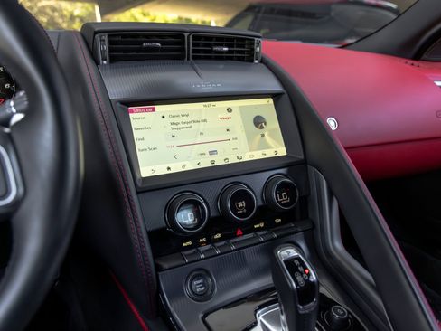 Used 2024 Jaguar F-TYPE R-Dynamic RWD image 37