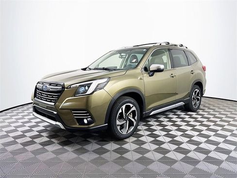 Used 2023 Subaru Forester Touring image 2