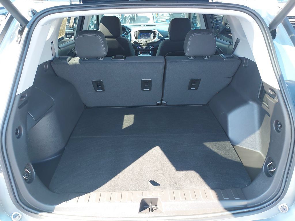 Used 2024 GMC Terrain SLE w/ Driver Convenience Package AWD/4WD image 9