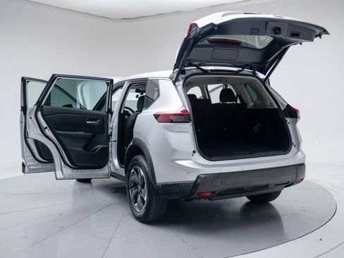 Used 2025 Nissan Rogue SV AWD/4WD image 20