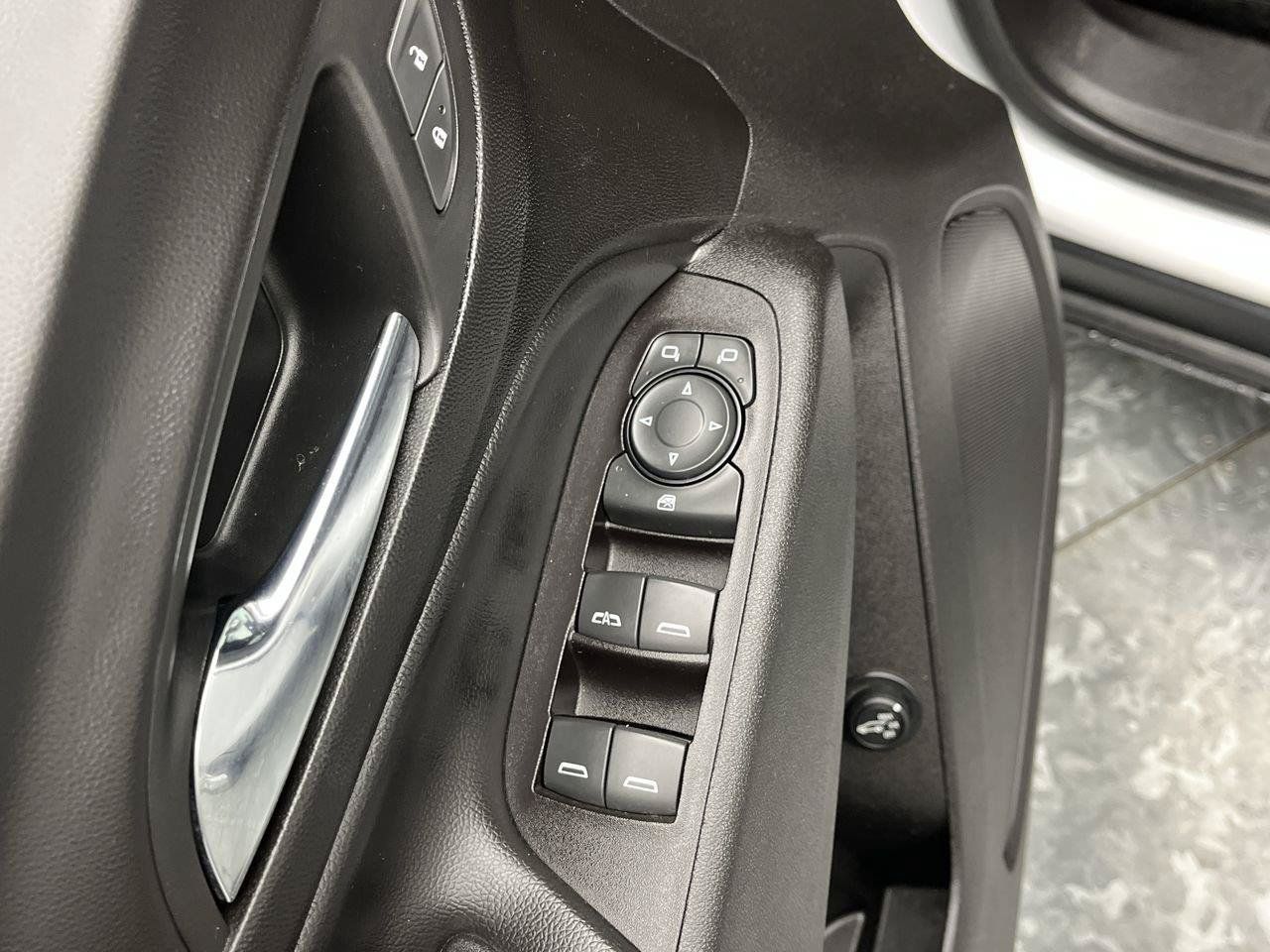 Used 2018 Chevrolet Equinox LT AWD/4WD image 7