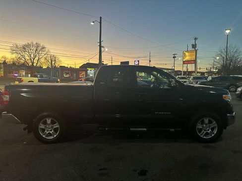Used 2015 Toyota Tundra SR5 image 4