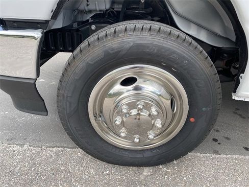 New 2026 Ford E-350 and Econoline 350 Super Duty w/ Power Equipment Group image 33