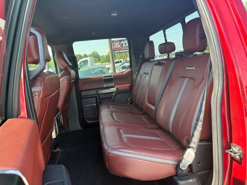 Used 2018 Ford F150 Platinum w/ Equipment Group 701A Luxury AWD/4WD image 9
