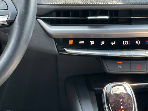 Used 2025 Cadillac XT4 Premium Luxury FWD image 6