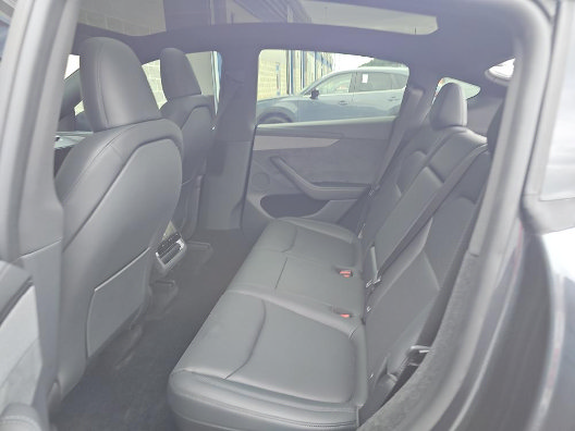 Used 2026 Tesla Model Y AWD image 10