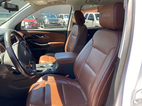 Used 2021 Chevrolet Traverse High Country w/ LPO, Floor Liner Package AWD/4WD image 21