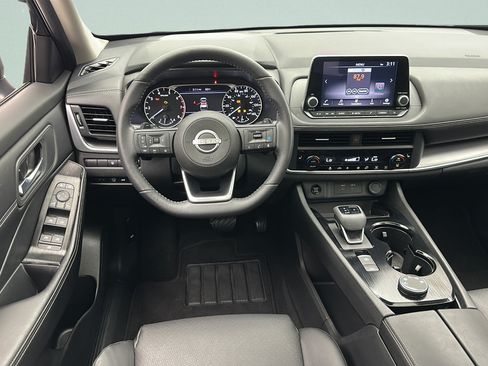 Used 2024 Nissan Rogue SV w/ SV Premium Package AWD/4WD image 11