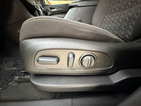 Used 2023 Chevrolet Equinox LT AWD/4WD image 25
