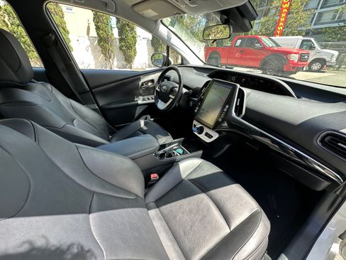 Used 2017 Toyota Prius Prime FWD image 14
