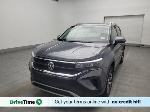 Used 2022 Volkswagen Taos SE FWD image 1