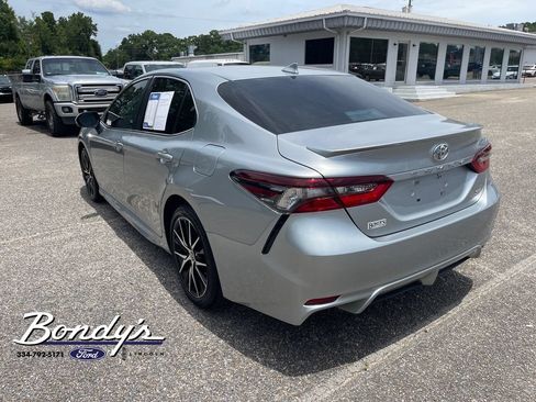 Used 2024 Toyota Camry SE FWD image 12