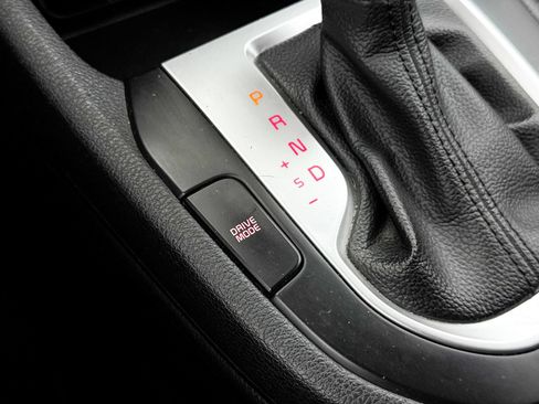 Certified 2022 Kia Forte Sedan FWD image 7