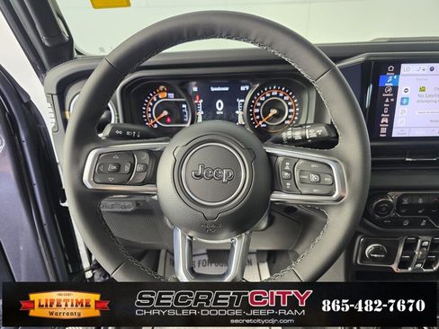 New 2025 Jeep Wrangler Unlimited Sahara image 15