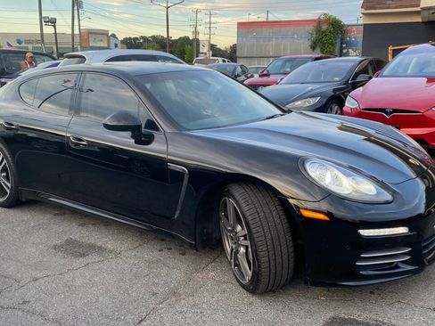 Used 2014 Porsche Panamera 4 w/ Premium Package image 4
