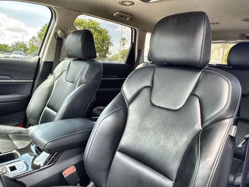 Used 2024 Kia Telluride LX FWD image 14