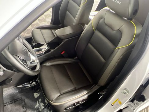 Used 2025 Chevrolet Trax ACTIV w/ Driver Confidence Package FWD image 17